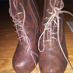 Vintage wedge boots size 8 womens nice coloring
